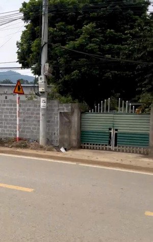 81m2 mặt đường trục chính phú mãn, cnc hòa lạc, kinh doanh ngay. sẵn sổ đỏ, giá 3.x tỷ. 