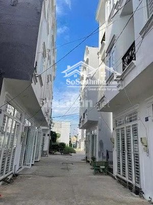 cho thuê nhà liền kề nguyên căn nhà 2 tầng, mới 100% vị trí siêu đẹp lh 