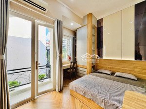 nhà diện tích lớn- ngang hiếm- 3 không gian ngủ kèm sân để xe lớn- siêu đẹp- đường nguyễn văn khối