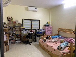 bán nhà hàng chiếu, 63m2, 2 tầng, mặt tiền 3.4m, 15.6 tỷ, vị trí trung tâm, hợp xây homestay