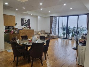 chính chủ cần bán ch 145m2 tầng cao tại indochina_iph xuân thủy.full đồ cao cấp. cam kết ko chào ảo