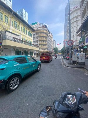 bán gấp nhà hxh ngay ngã 4 phú nhuận, phan đình phùng, q. phú nhuận, dt 4.7x19m tiện xây mới