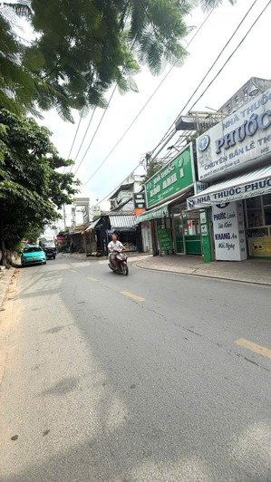 bán căn nhà 2// hiệp thành 17 - quận 12 . diện tích : 4,11 x 13 ( nở hậu ) sổ công nhận 53,3 m2 .