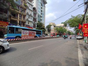 chính chủ bán nhà mặt phố bích câu 180m chỉ 110 tỷ. đống đa , kinh doanh sầm uất,