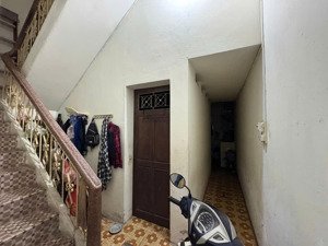 phố yên lạc 75m 3 tầng, mặt tiền đẹp, ngõ 2 ô tô tránh.