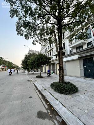 Bán nhà phố Thuận An/Trâu Quỳ/Gia Lâm(hiếm),4 tầng mặt tiền 6m áp góc,gần hồ điều hòa