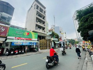 bán nhà sát mt nguyễn văn đậu dt: 5x20m cn 100m2 + 2 tầng + xây dựng mới: hầm 6 tầng giá: 13,7 tỷ