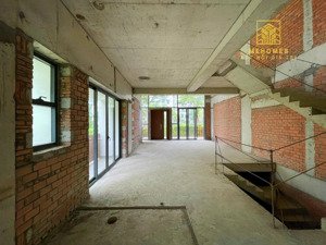 nhà phố the glen căn góc ( dt 6*17 ) bán hoàn vốn từ 343m2 - 440m2 thanh toán 22% nhận nhà ở ngay