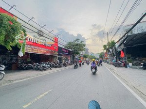 ngộp bán gấp nhà mt đường tô vĩnh diện nối dài,dt: 5,2 x 24, được xây :hầm, lửng,4l, st,giá 12,5 tỷ