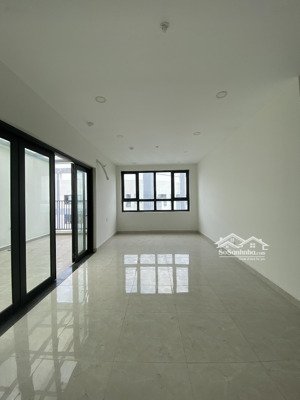 bán gấp căn sky villa sân vườn sài gòn intela, 128m2,nhà mới 100%, view city,3.45 tỷ.lh: 