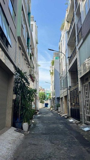 khu nhà cao tầng đồng bộ - toạ lạc tại lạc long quân - tân bình - 260m2 dtsd - 1 trệt 4 lầu