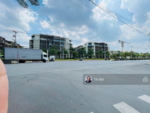 đất đẹp đối diện sông view landmard 81 ngay global city. đường 16m có sẵn dòng tiền, sổ hồng riêng