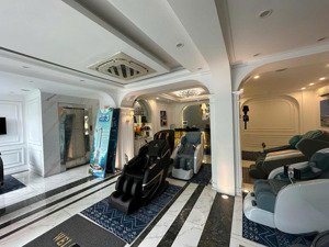 bán nhà mặt phố mặt tiền cực đỉnh nguyễn chí thanh 61 tỷ 8t x 90m², dòng tiền 105tr/th, vỉa hè rộng