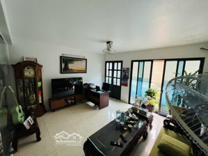 ô tô - lô góc - thoáng trước mát sau - nhiều tiện ích, nhà chúng ta bán có vị trí rất đẹp