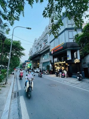 vip tây hồ-ngõ thông-ba gác phi - 3 mặt ngõ 3 thoáng vĩnh viễn - 50m ra mặt hồ tây - giá quá hời