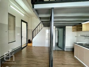 duplex bancol cửa sổ trời ngay sân bay tân sơn nhất