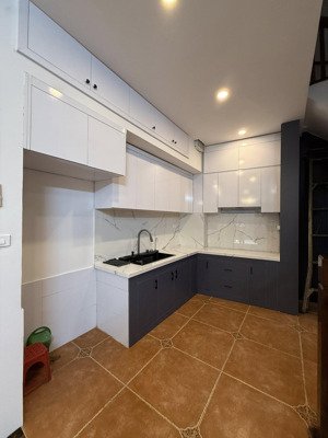 cần bán siêu phẩm nguyễn khang 32m2, 5t, ô tô đỗ cửa, gần phố