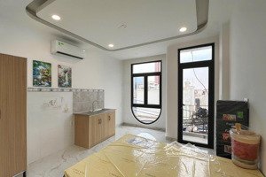 cc mini tại phạm hữu lầu, gần phú mỹ hưng, cresent mall, phòng ban công, đầy đủ nội thất