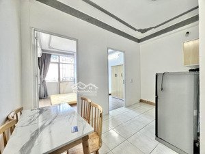 siêu rẻ!! 2pn balcon 45m2 full nội thất ngay ngã tư lạc long quân âu cơ - 5 người 5 xe thoải mái