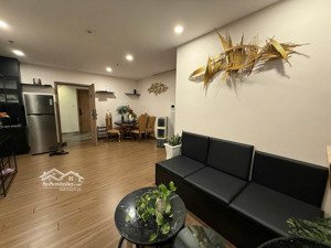 mời thuê căn 68m2 2pn 2wc đủ đồ view sông hồng toà s1 sky oasis ecopark. hl ạ