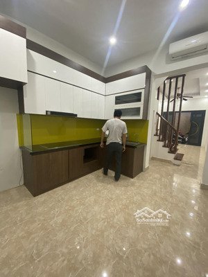 bán nhà riêng tại vương thừa vũ, 9,3 tỷ, 50,4m2, 4 tầng, 6pn, 4wc, mặt tiền 3,55m, hàng hiếm uy tín