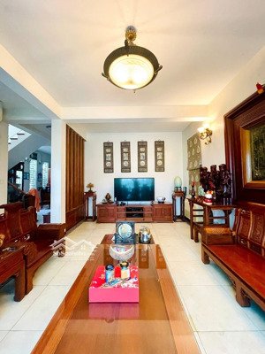 lô góc ! kim mã, ô tô tránh, sát phố, hợp văn phòng, kinh doanh đa dạng, lắp thang máy ngon. 65m*5t