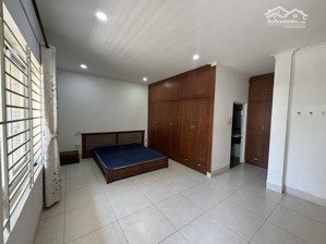 cho thuê căn hộ dịch vụ full nội thất cạnh ngã tư hàng xanh