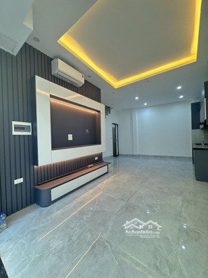 ngọc lâm - ở sướng - hàng hiếm - full đồ nội thất - gần 40m mt hơn 4.2m x giá 7tỷ