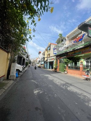 bán nhà 2 mặt tiền lam sơn ngay cửu long p2 q tân bình dt: 9 x 18m kết cấu 3 tấm giá : 30 tỷ