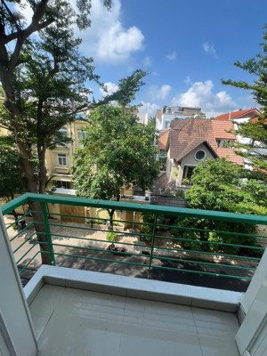 cho thuê phòng ban công 50m2 giá 8 triệu/tháng, khu dân cư trung sơn, gần bv nam sài gòn