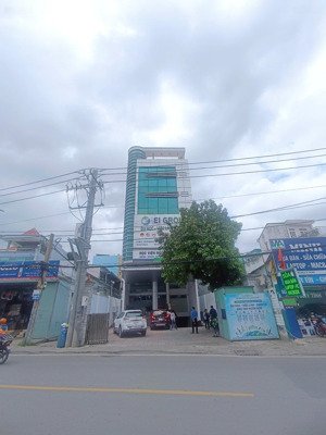 cần cho thuê tòa nhà góc 2mt đỗ xuân hợp, dt: 12x36m, dts: 1569.8m2, kc: hầm + 7tầng, giá: 220tr/th