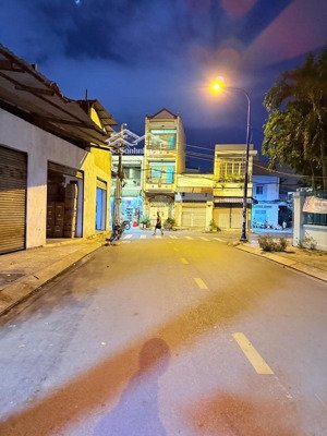 2 mặt tiền đường - 13x20m - 255m2 - nở hậu - gần đầm sen - 2 tầng - chỉ 16 tỷ