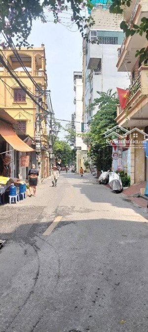 nhà phố trương định, vị trí siêu đẹp, ngõ thẳng tắp 3 bước ra oto
dt 45mx4t, 5pn