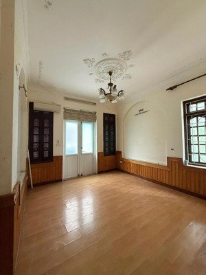 cho thuê nhà riêng 4 tầng rộng 80m2 ở hào nam, cát linh, đống đa, hà nội, giá thuê 20 triệu/th.