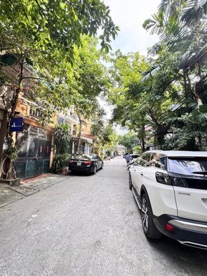 láng hạ, ô tô đỗ cửa vào nhà, cách phố 10m, nhà mới full đồ về ở ngay 68m2 x 6 tầng 23 tỷ