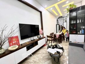 bán nhà riêng ngõ thống nhất - 36,3m2 - 5 tầng - ô tô qua nhà - gần đh bách khoa - 10,5 tỷ
