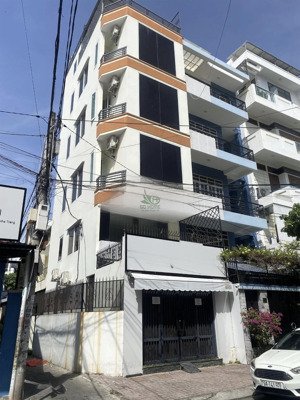 cho thuê nhà 3 phòng có thang máy khu trung tâm thành phố giá 18 triệu/tháng