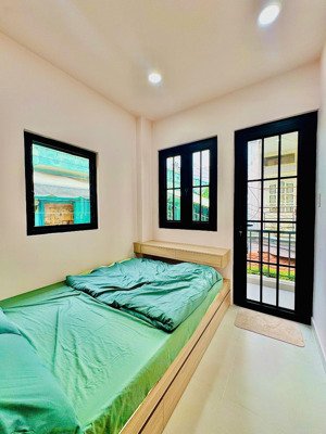 bán nhà sát hxh tầm vu, 34m2, 2 tầng full nội thất , p.26 , bt nhú 4 đồng , gửi hh 60tr