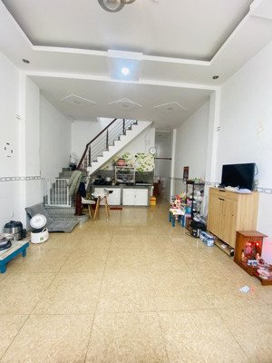 bán nhà 1 trệt 1 lầu 72m2 p bình trưng đông q2 5,8 tỷ sổ hồng đường oto thông an ninh văn minh