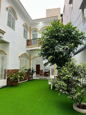 bán căn biệt thự vân côi, phường 7, quận tân bình. liên hệ 