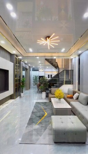 nhà 1 trệt 2 lầu ngay tt tp thủ dầu một, sổ hồng riêng,sân ô tô giá chỉ hơn 2 tỷ