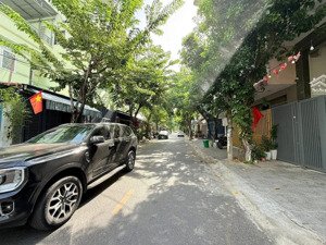 cần bán gấp căn nhà 3 tầng mặt tiền đường hà huy giáp, quận hải châu, tp đà nẵng