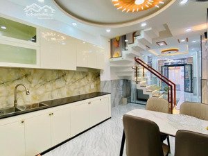 nhà 4 tầng sau chợ đầu mối thủ đức, bình chiểu thủ đức chỉ hơn 4 tỷ sổ hồng riêng