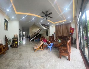 cần bán nhà biệt thự 2 tầng đường bùi thiện ngộ, hòa xuân vị trí đẹp đoạn 300m