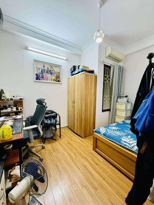 cầu giấy, dân xây, còn đẹp ở luôn, ngõ 3 gác tránh, thông tứ tung, gần phố, thoáng, 39.5m2*5t