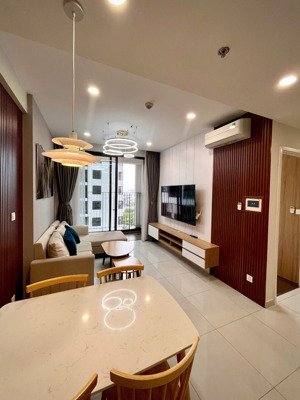 cho thuê căn hộ 2 phòng ngủ full nội thất xịn chỉ 10 triệu chung cư the emerald golf view