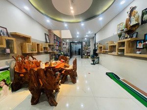 cho thuê bt đường số ttc q7 . giá :37 tr .