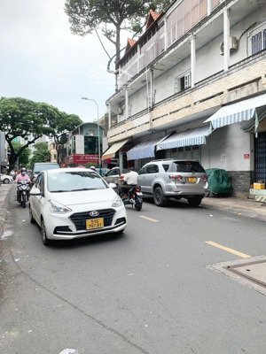 hiếm! bán nhà mặt tiền quận 5, cạnh bệnh viên chợ rẫy, ngang 4m - dài 19m, giá chỉ 270 triệu/1m2