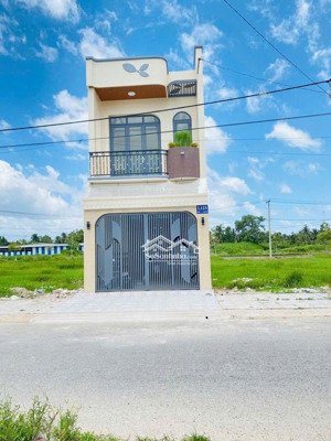 nhà đẹp 2,69 tỷ 4 pn đường 7a kdc minh linh, p thanh đức, tỉnh vĩnh long