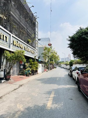 giá cực tốt - đất mặt đường bát khối gần cầu vĩnh tuy 121tr/m2 oto tránh - kinh doanh